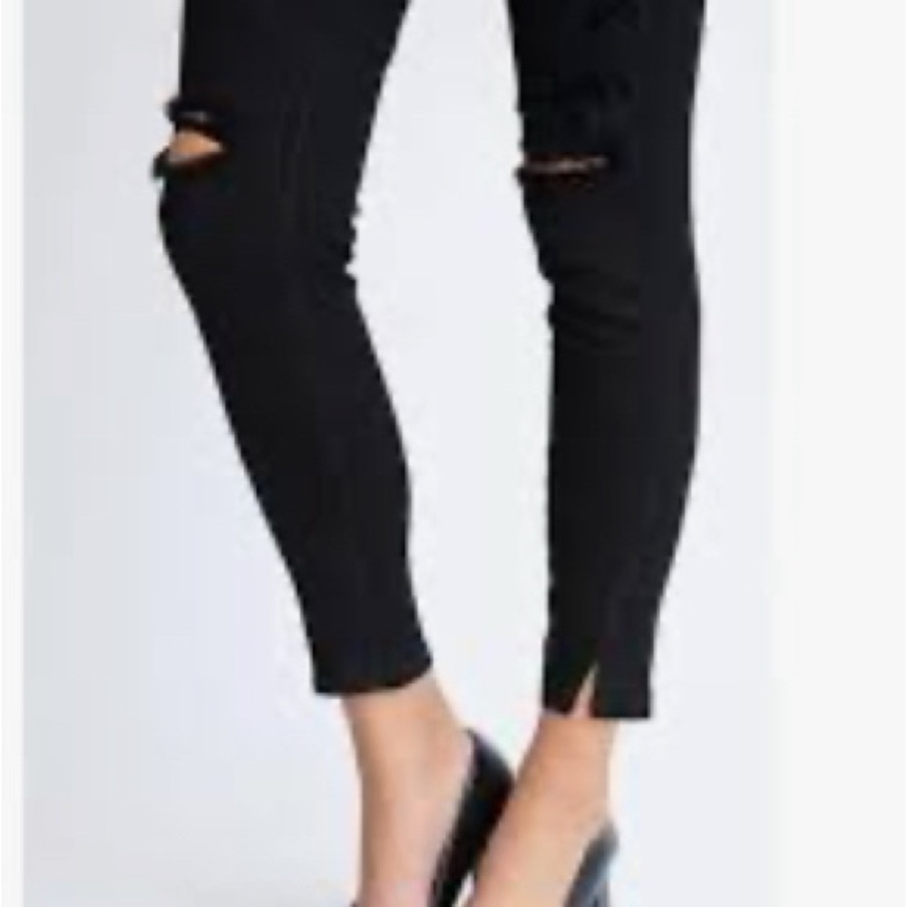 👙KanCan Black Skinny Distressed Jeans👙